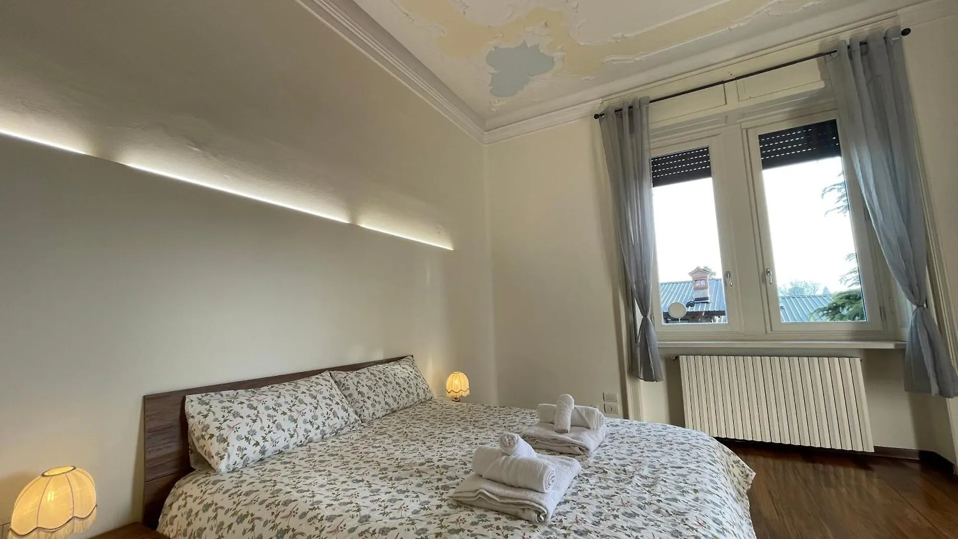 Bg Central Royal Suite Con Parcheggio - Vista Citta Alta Bergamo Italy